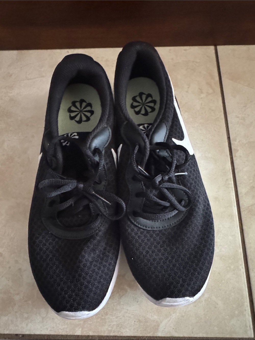 Nike Black & White Women's Athletic Sneakers